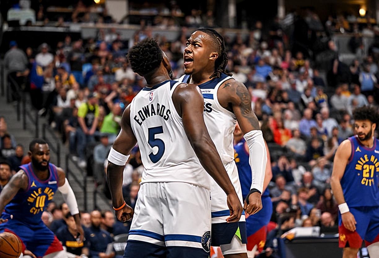 开云官方网站-迅速适应了森林狼的体系，后场新援已经成为了第二阵容的关键人物